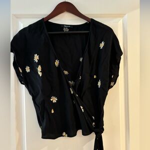 Daisy pattern cropped wrap top